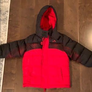 Winter coat, size 3T, great condition.